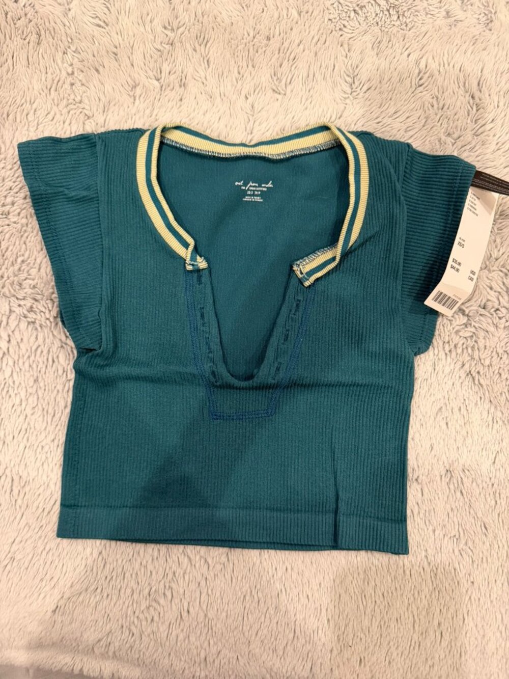 Green crop top
